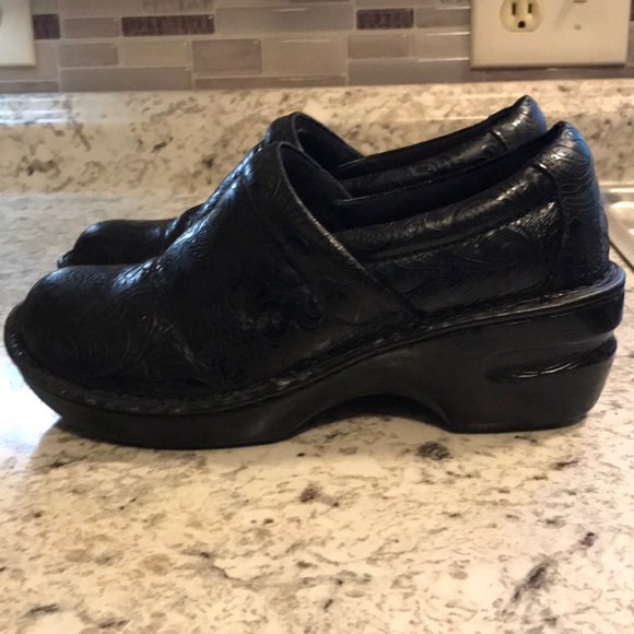 black boc shoes